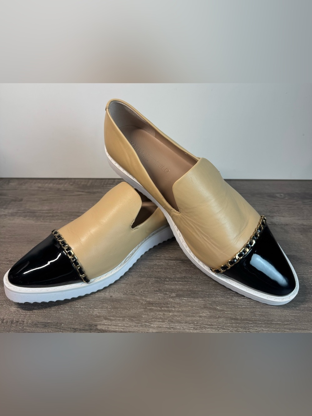Karl Lagerfeld Paris Caralee Patent Leather Cap Toe Curb Chain Loafers 8 EUC